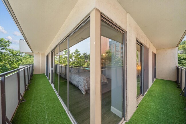 Building Photo - 5300 Columbia Pike