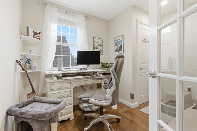 Building Photo - 245 W Fifth St