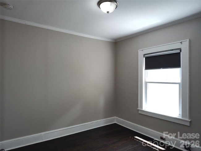 Building Photo - 1405 Shamrock Dr