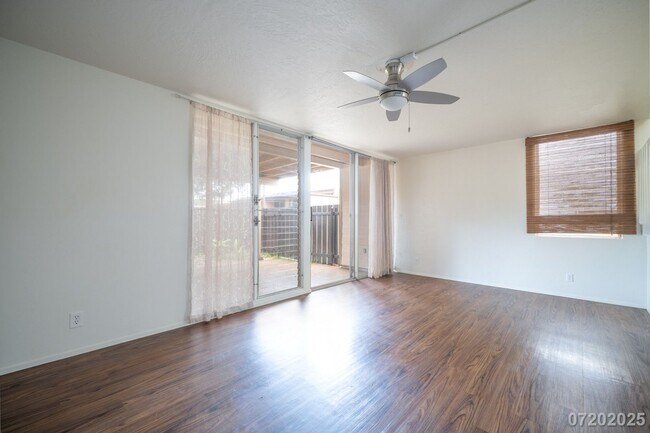 Building Photo - $3,200 / 3br - 1370ft2 - Quaint and Cozy 3...