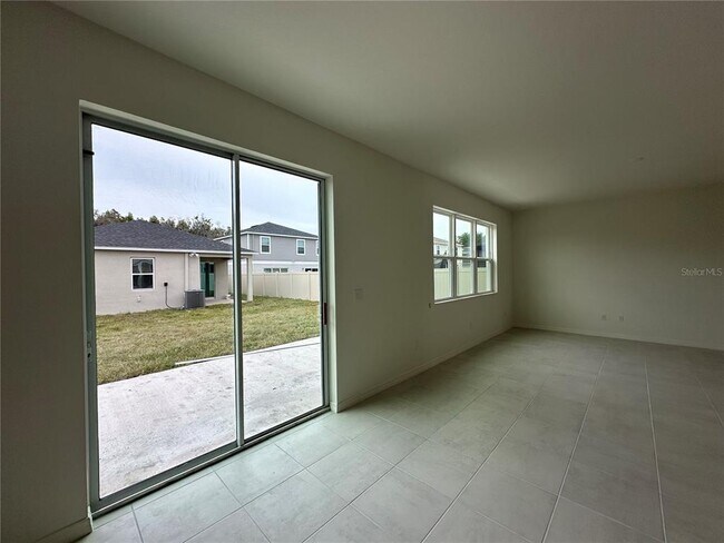 Building Photo - 37411 Roanoke River Wy