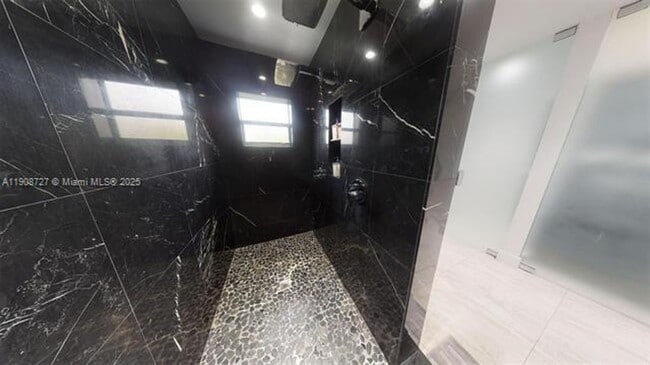 Building Photo - 10805 SW 156th Terrace