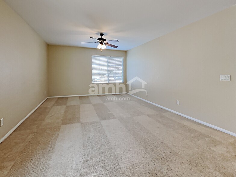 Building Photo - 10805 Osage Winter St