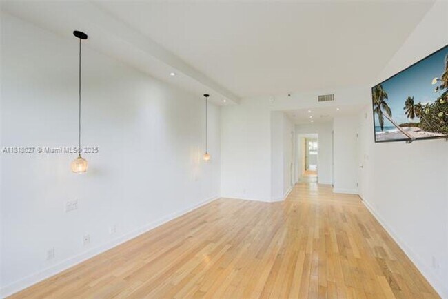 Building Photo - 151 Crandon Blvd
