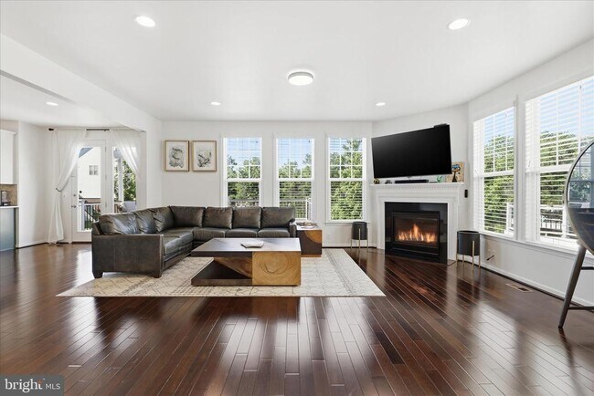 Building Photo - 42522 Stratford Landing Dr