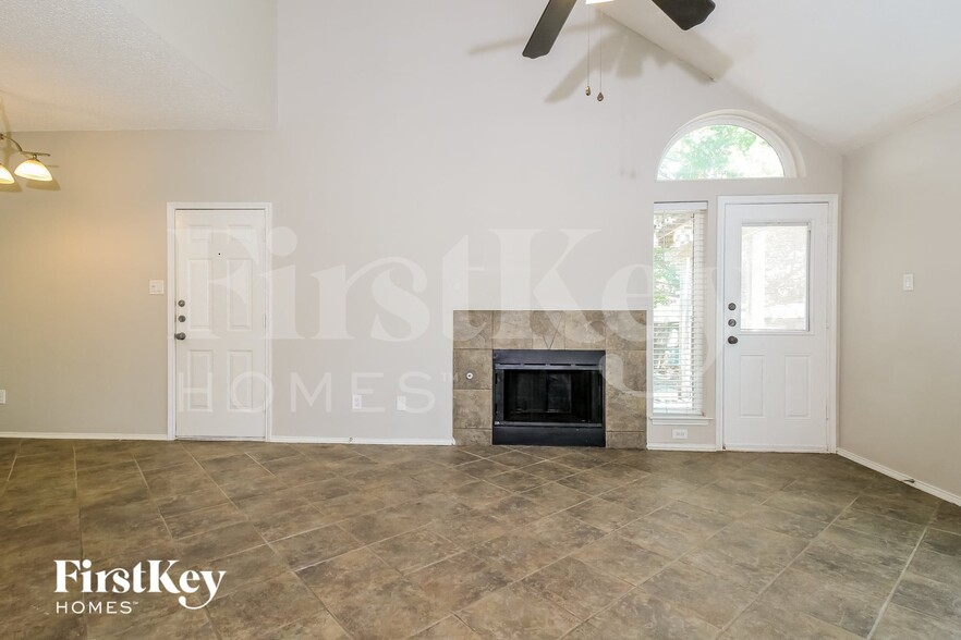 Building Photo - 501 Timber Way Dr