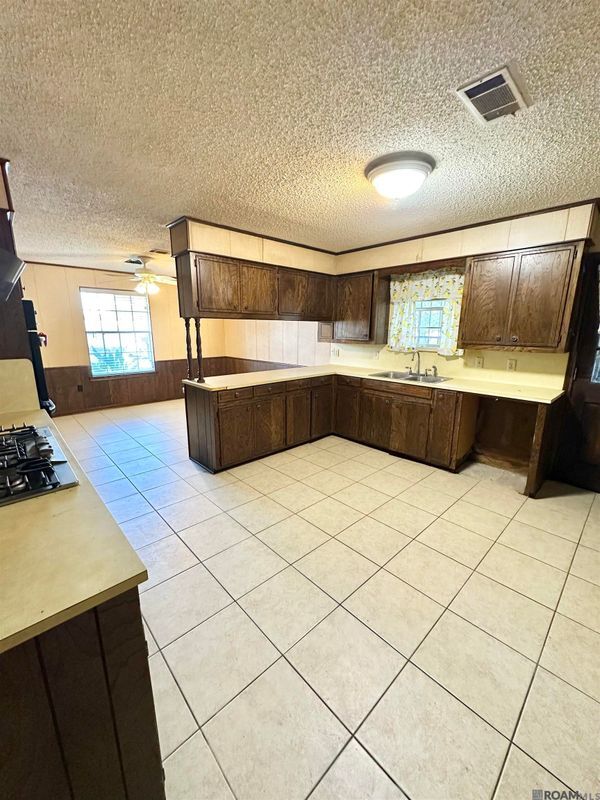 Building Photo - 3572 Madeira Dr