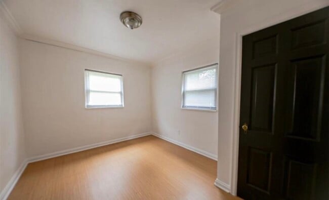 Building Photo - 28 Richmond Ave