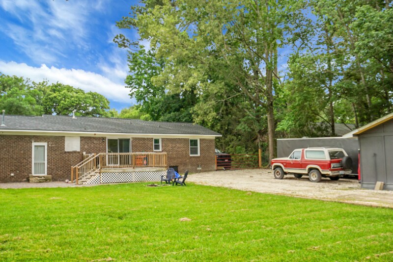 Building Photo - 145 Giles Dr