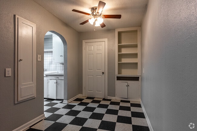 Interior Photo - 4625 Junius St