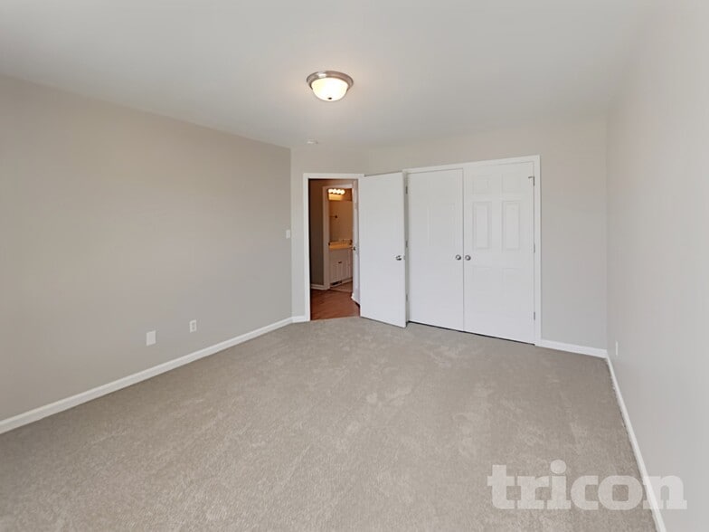 Building Photo - 51 Bear Oak Dr