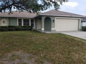 Building Photo - 914 Santa Barbara Blvd