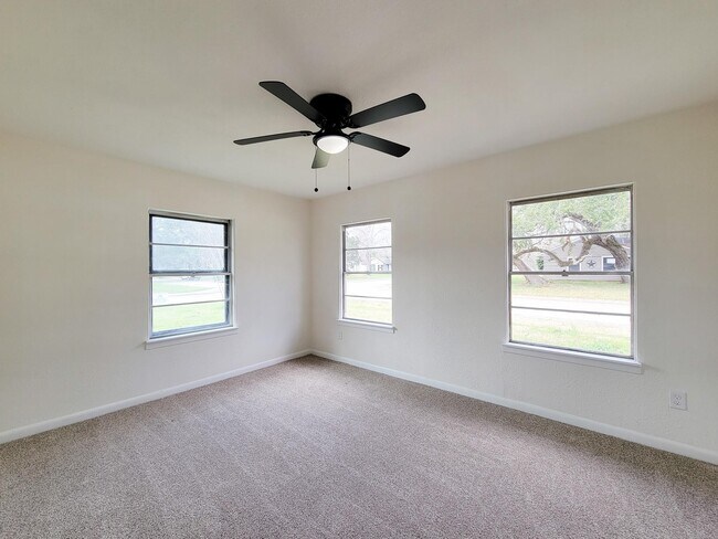 Building Photo - 301 Cypress St