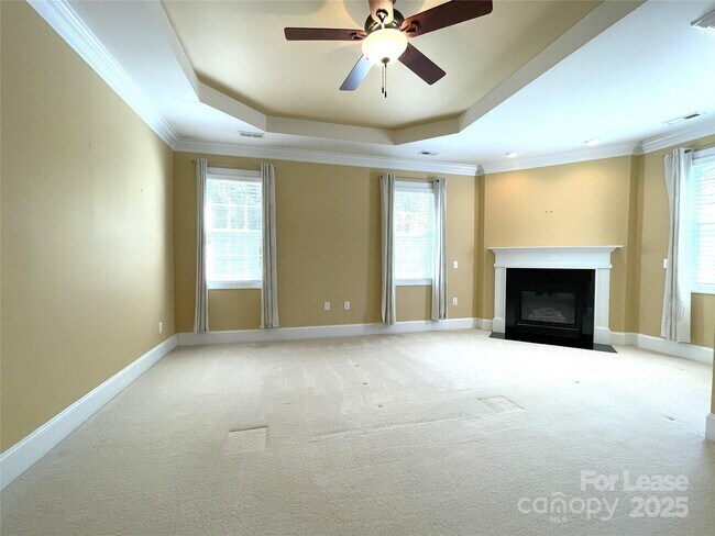 Building Photo - 4934 Mesa Verde Rd