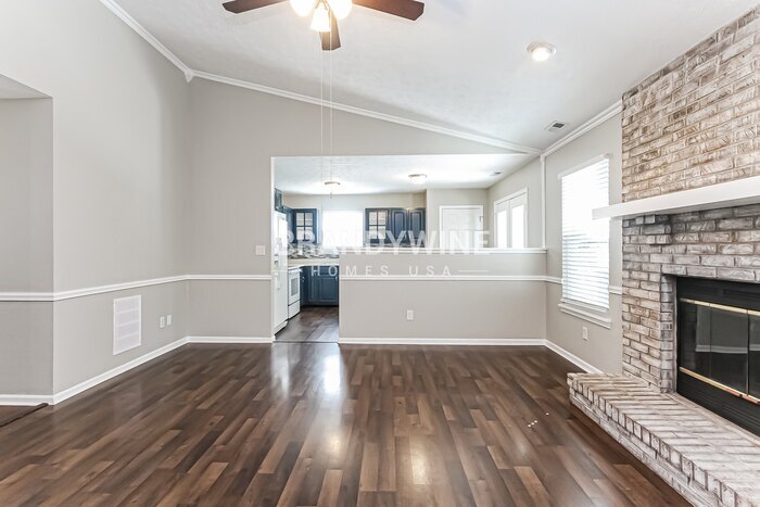Building Photo - 601 Springmill Dr