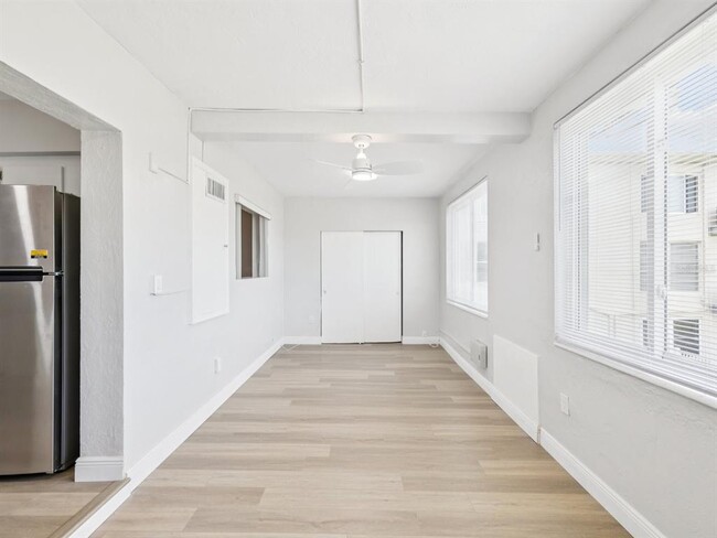 Building Photo - 2433 Brazilia Dr