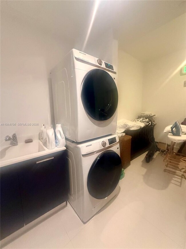 Building Photo - 3300 NE 188th St