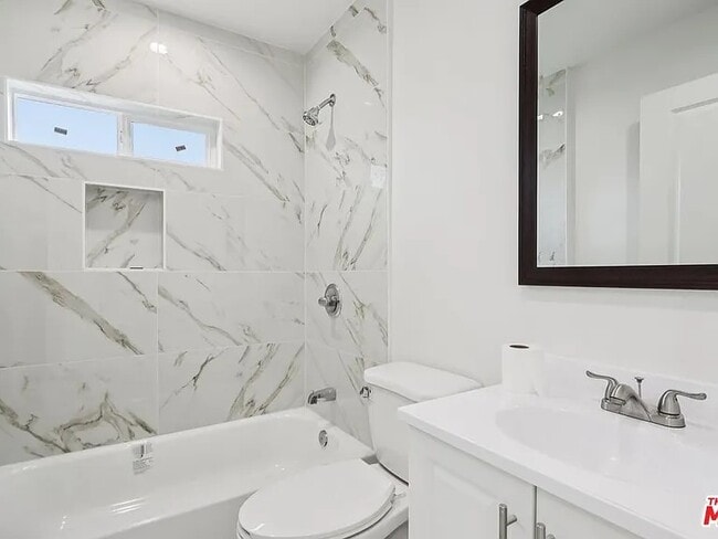 Building Photo - 1677 E 111th St