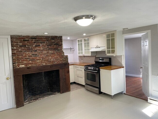 Building Photo - 10 Palfrey Ct