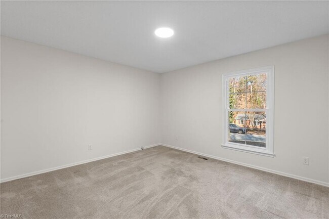 Building Photo - 1705 Three Meadows Rd