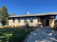 Building Photo - 111 Dorothy Ln