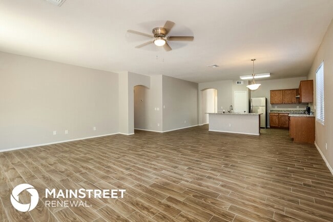 Building Photo - 12933 W Ash St