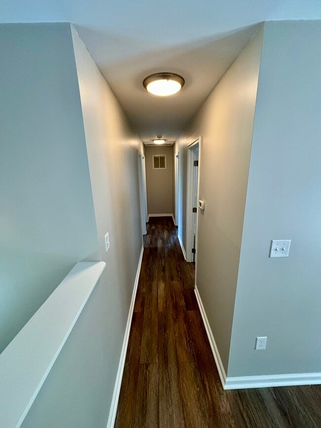 Building Photo - 207 Heights Ave