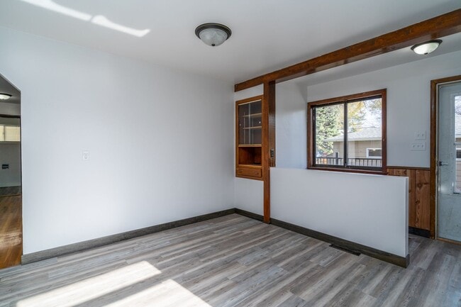 Building Photo - Beautiful Single Family Home