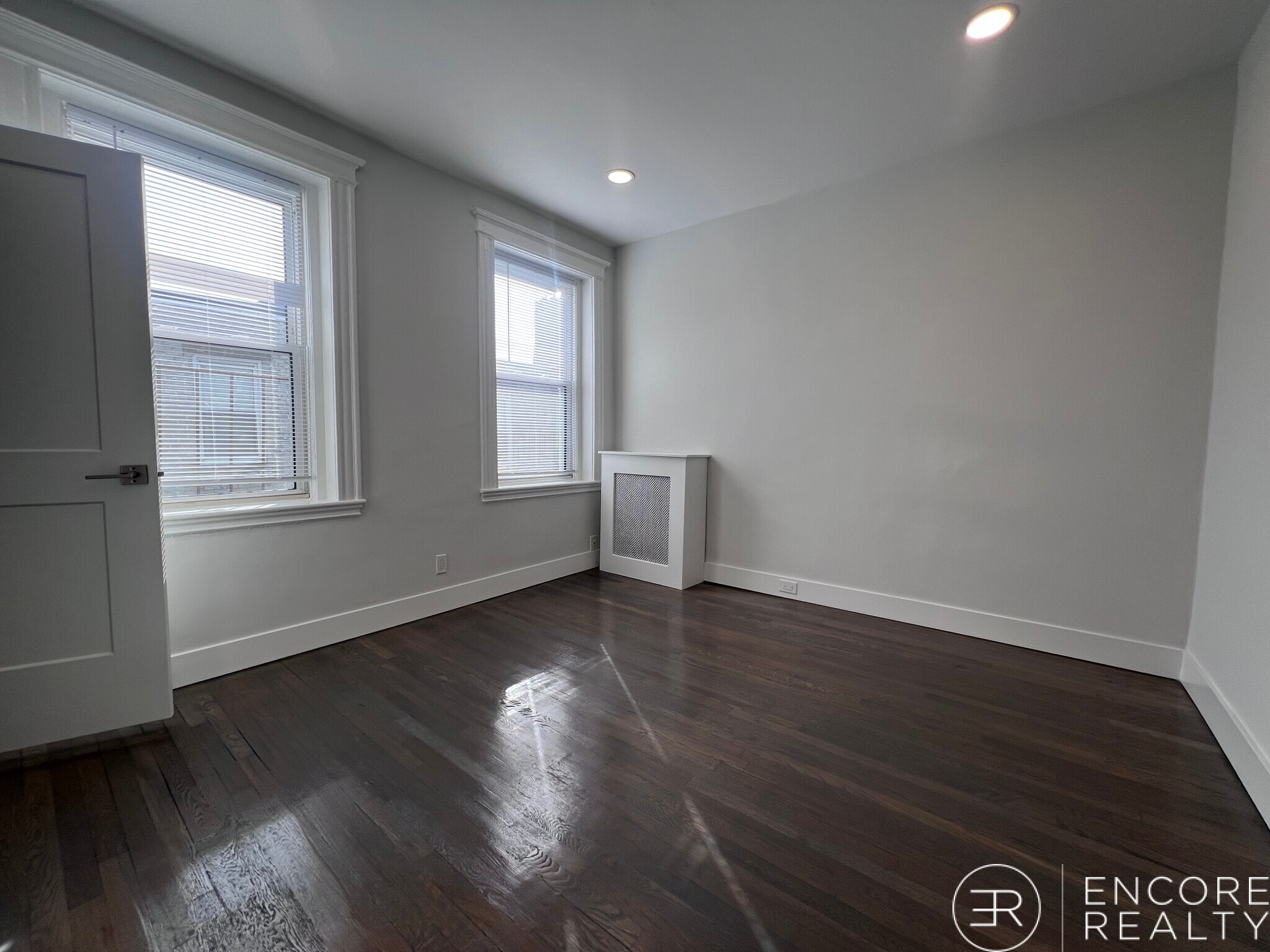 Building Photo - 111 Park Dr