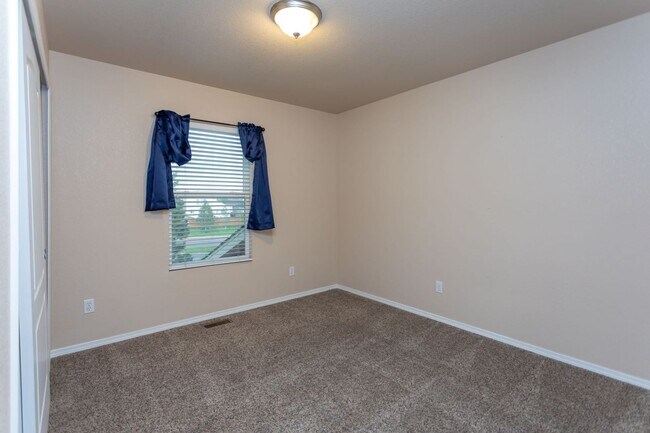 Building Photo - Beautiful 3-Bedroom Home Near Powers Corridor!