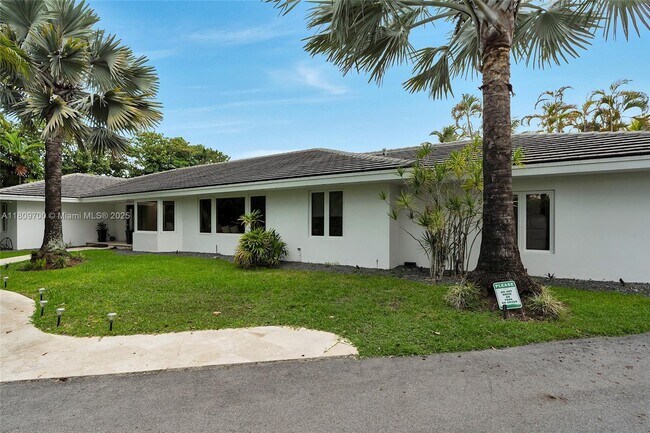 Building Photo - 415 Rovino Ave