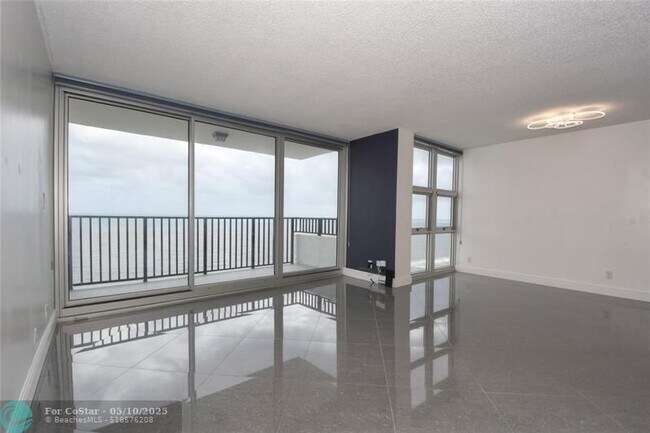 Building Photo - 531 N Ocean Blvd