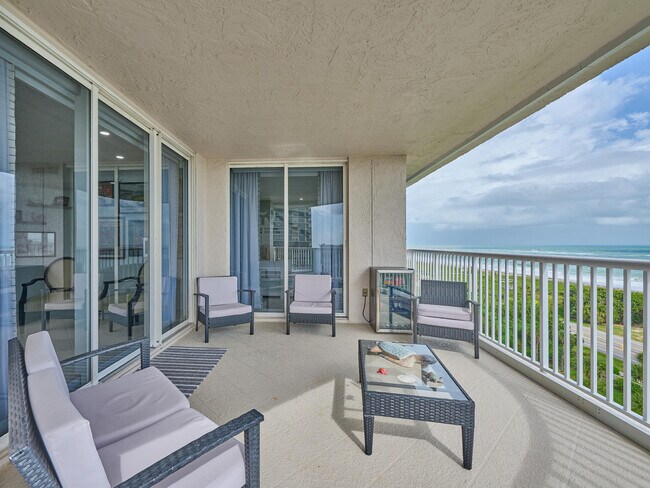 Building Photo - 5051 N Hwy A1A