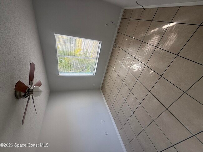 Building Photo - 1527 Schoolhouse St