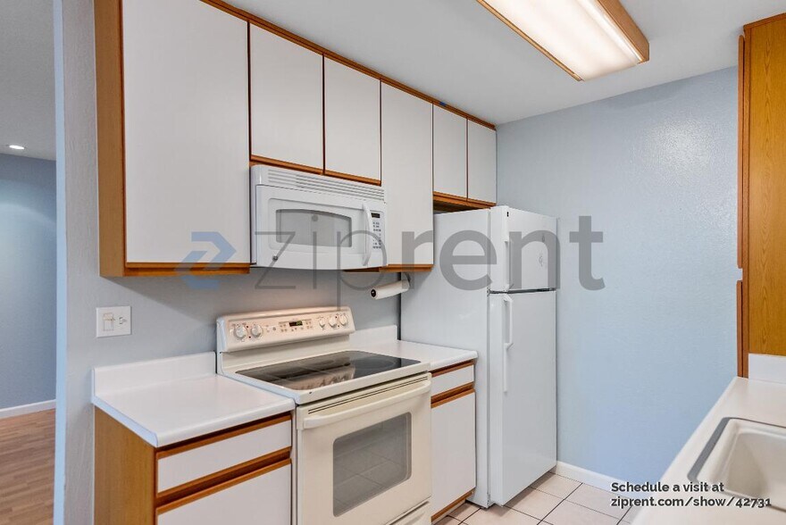 Building Photo - 2025 California St
