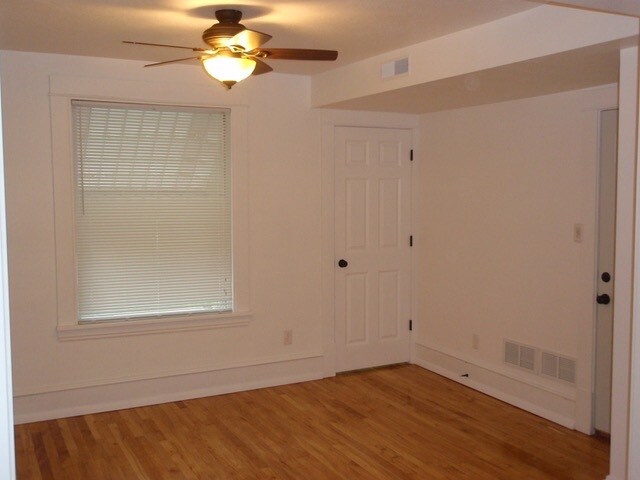 Building Photo - 1709 Buchanan St NE