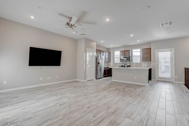 Building Photo - 483 Ylang Pl