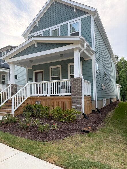 Building Photo - 115 Weavers Grove Dr
