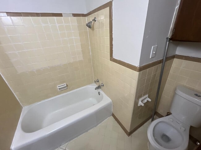 Building Photo - 1500 SW 68th St