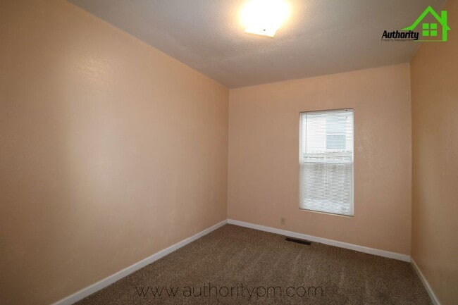 Building Photo - 1201 Willis St