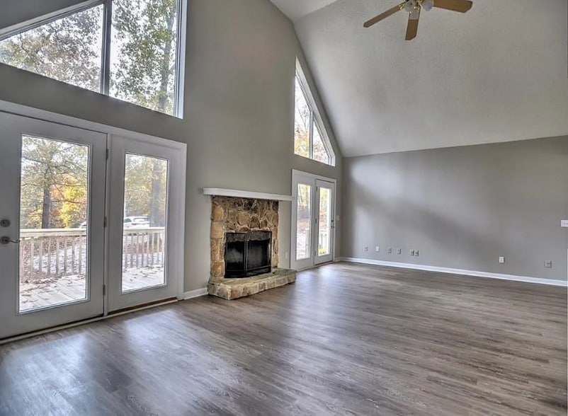 Building Photo - 1075 Roper Rd