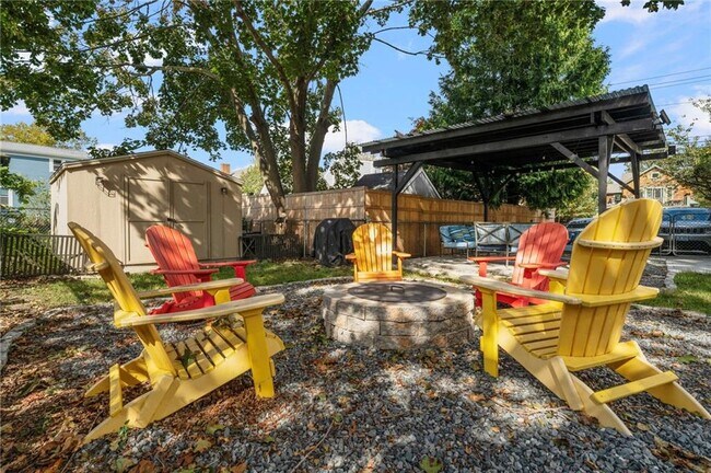 Building Photo - 183 Wood St