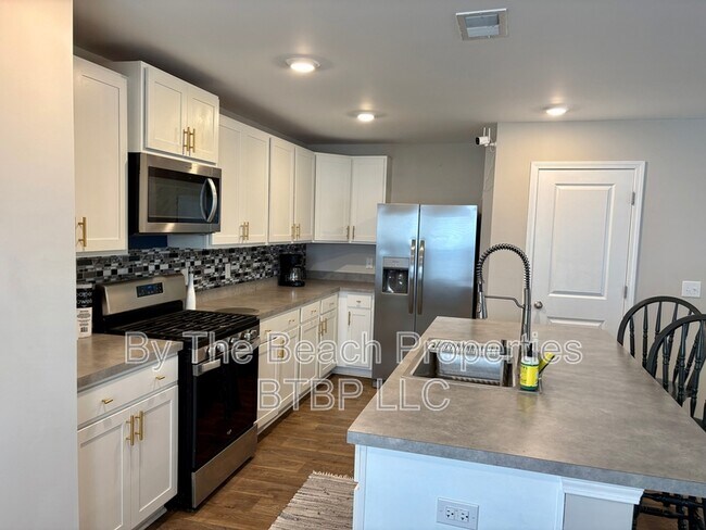 Building Photo - 194 Spencer Cir