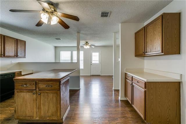 Building Photo - 2620 Clear Brook Dr