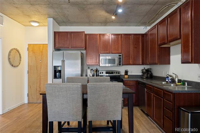 Building Photo - 1475 Delgany St