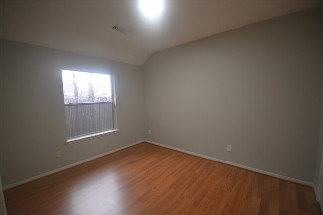 Building Photo - 1622 Regal Blue Ct