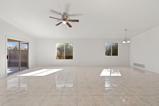 Building Photo - Tucson, AZ - Single-Family - $1,695.00 Ava...