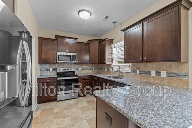 Building Photo - 528 Tip Top Ave