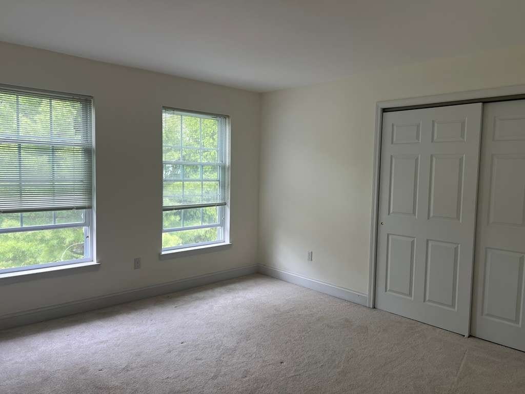 Building Photo - 15 Bobrick Rd