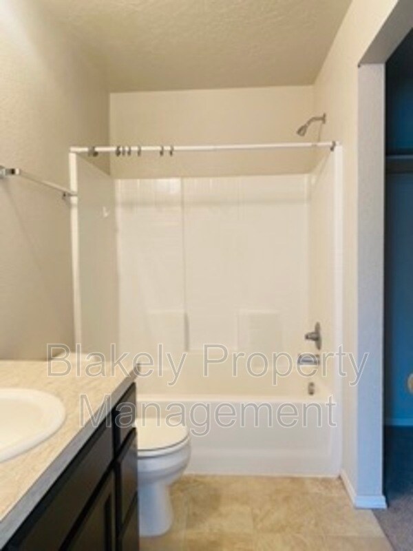 Building Photo - 13513 Palm Beach Dr